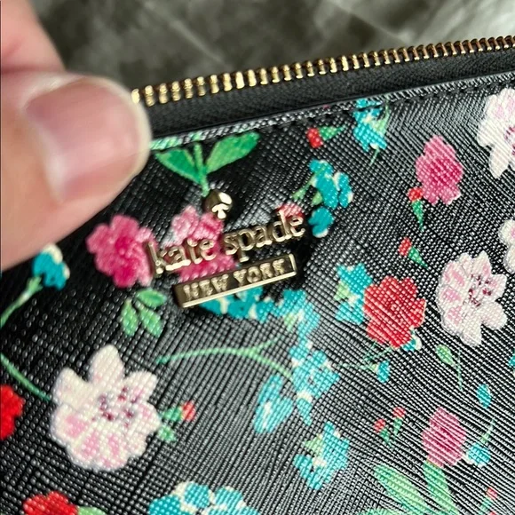 EUC Kate Spade Black and Pink Floral Clutch Wristlet - Picture 4 of 5